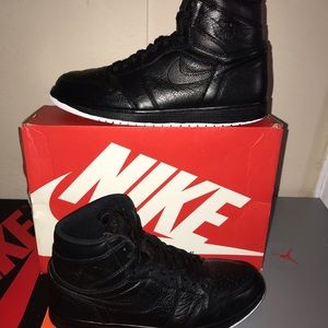 Jordan 1 black perforated size 11.5